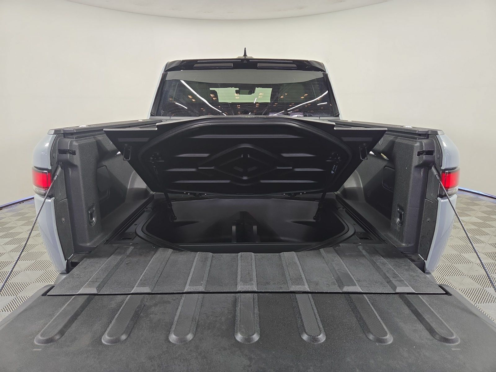 Used 2024 Rivian R1T Adventure Dual AWD/4WD image 15