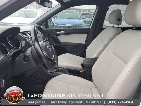 Used 2020 Volkswagen Tiguan SE R-Line image 8