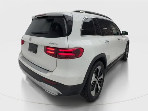 Used 2025 Mercedes-Benz GLB 250 4MATIC image 7