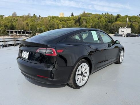 Used 2023 Tesla Model 3 Standard Range image 3