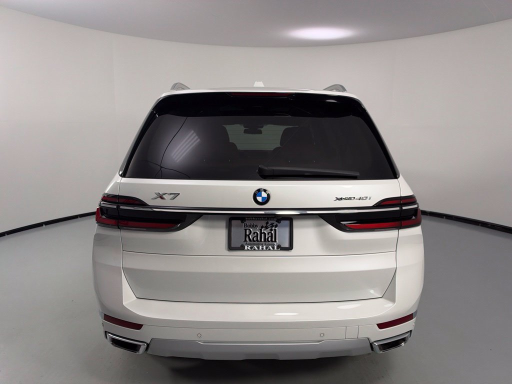 Used 2024 BMW X7 xDrive40i AWD/4WD image 6
