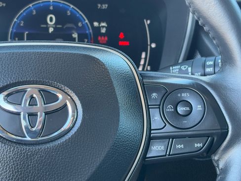 Used 2024 Toyota Corolla Cross XLE w/ Convenience Package image 24