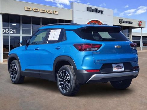 Used 2025 Chevrolet TrailBlazer LT AWD/4WD image 3