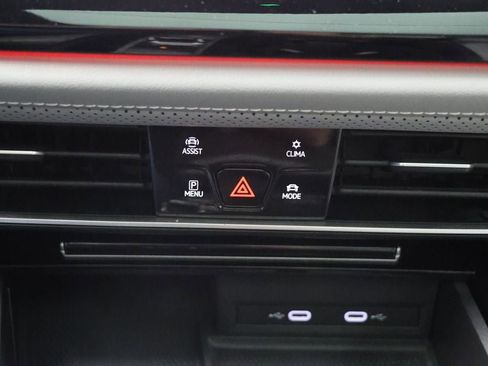 Used 2024 Volkswagen Atlas Cross Sport SEL R-Line AWD/4WD image 25