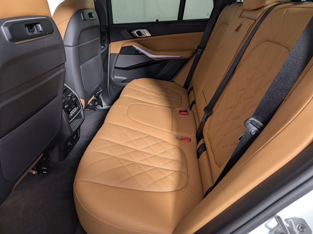 Used 2026 BMW X5 xDrive40i w/ M Sport Package AWD/4WD image 45