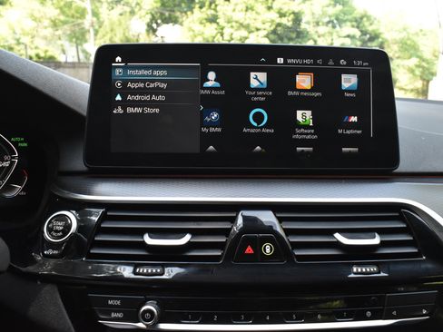 Used 2022 BMW 530i xDrive w/ M Sport Package image 36