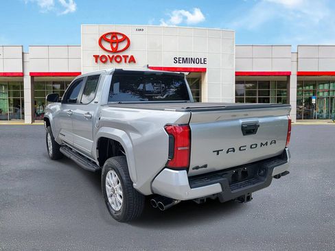 Used 2026 Toyota Tacoma SR5 AWD/4WD image 4