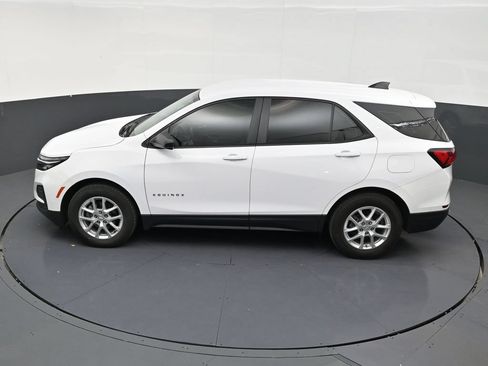 Used 2024 Chevrolet Equinox LS FWD image 13