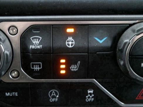 Used 2023 Jeep Wrangler Sport S image 24