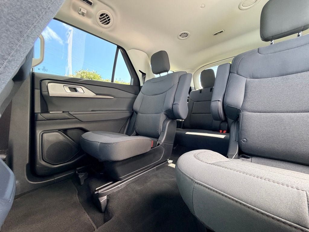 New 2026 Ford Explorer Active RWD image 10