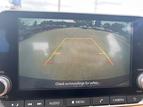 Used 2022 Nissan Sentra SV w/ SV Premium Package FWD image 15