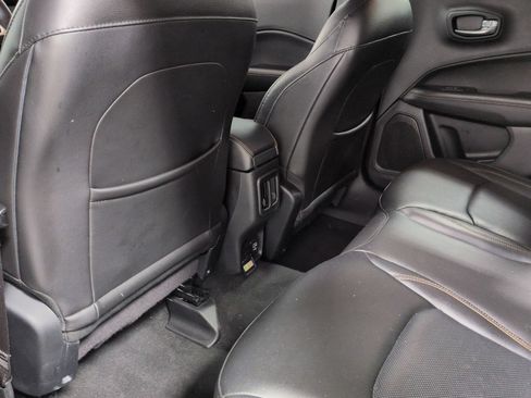 Used 2018 Jeep Compass Limited w/ Navigation Group AWD/4WD image 19