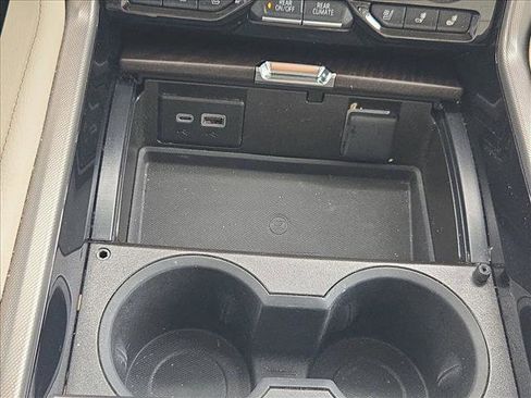 Used 2024 GMC Yukon Denali image 15