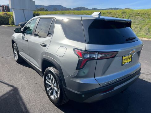 Used 2025 Chevrolet Equinox LT image 8