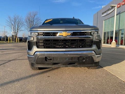 Used 2025 Chevrolet Silverado 1500 LT AWD/4WD image 2