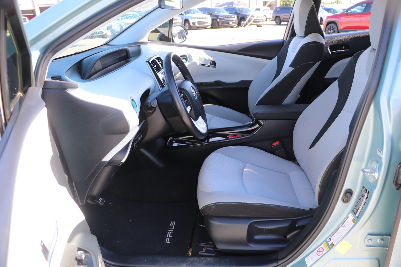 Used 2018 Toyota Prius Three FWD image 13
