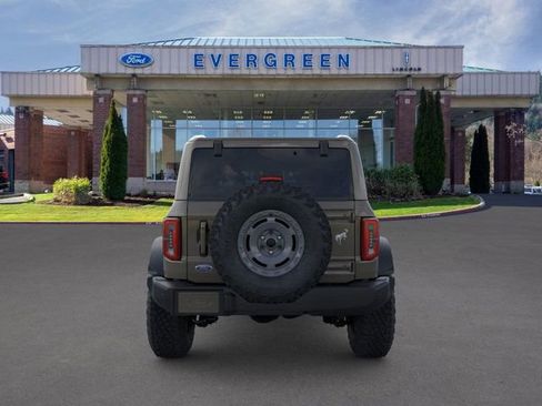 New 2025 Ford Bronco Outer Banks w/ Sasquatch Package AWD/4WD image 5