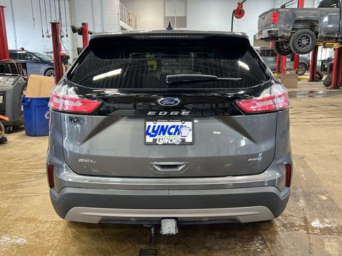 Used 2024 Ford Edge SEL w/ Convenience Package image 3