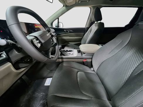 New 2027 Kia Carnival LX FWD image 21