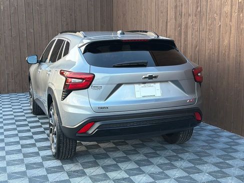 Used 2025 Chevrolet Trax RS w/ Driver Confidence Package image 15