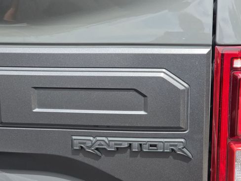 Used 2018 Ford F150 Raptor w/ Equipment Group 802A Luxury AWD/4WD image 11
