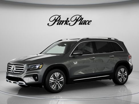 New 2026 Mercedes-Benz GLB 250 image 2