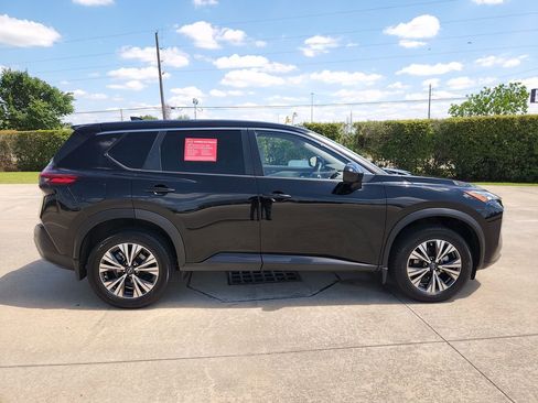 Certified 2023 Nissan Rogue SV AWD/4WD image 4