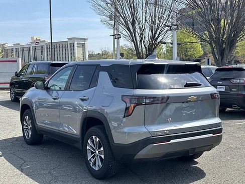 Used 2025 Chevrolet Equinox LT image 4