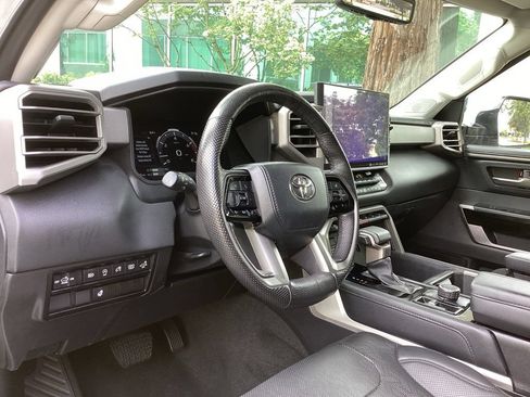 Used 2024 Toyota Tundra Limited AWD/4WD image 10