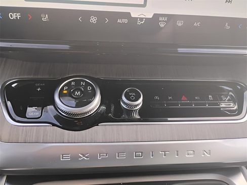 New 2025 Ford Expedition Max Platinum w/ Platinum Ultimate Package image 34