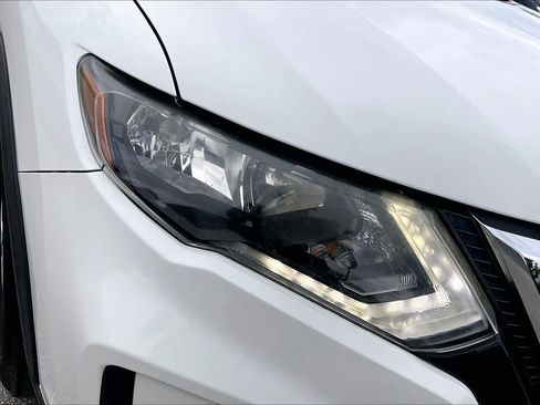 Certified 2017 Nissan Rogue SV w/ SV Premium Package FWD image 27