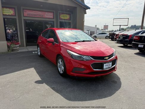Used 2017 Chevrolet Cruze LT w/ Sun And Sound Package FWD image 1