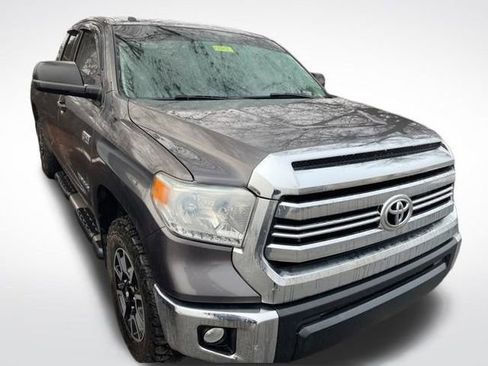 Used 2016 Toyota Tundra SR5 w/ TRD Off Road Package image 10