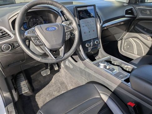 Used 2024 Ford Edge SEL image 18