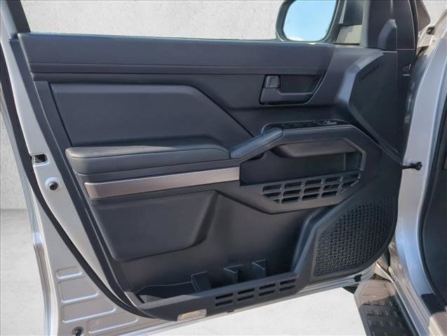 Certified 2025 Toyota 4Runner SR5 AWD/4WD image 11