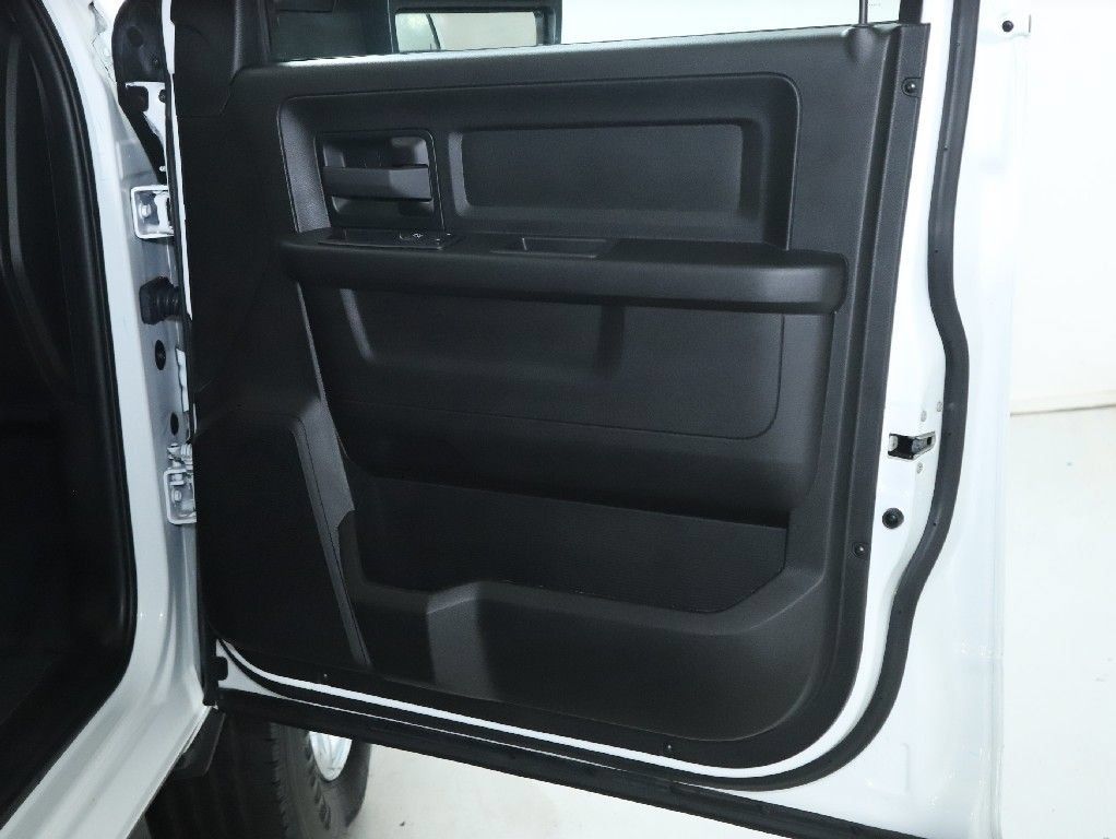 Used 2024 RAM 3500 Tradesman w/ Chrome Appearance Group AWD/4WD image 34