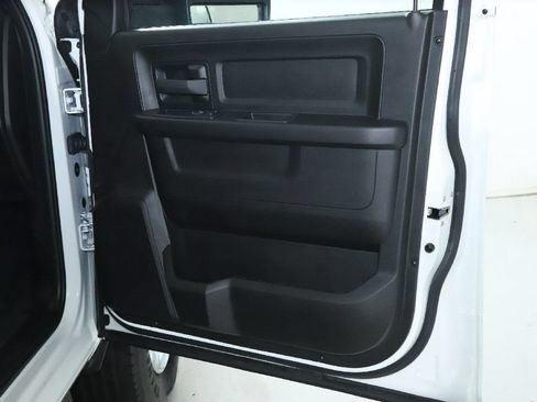 Used 2024 RAM 3500 Tradesman w/ Chrome Appearance Group AWD/4WD image 34