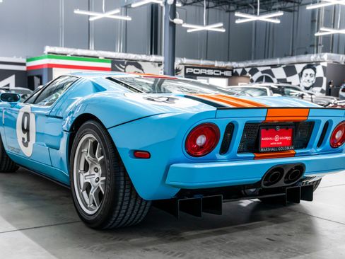 Used 2006 Ford GT RWD image 6
