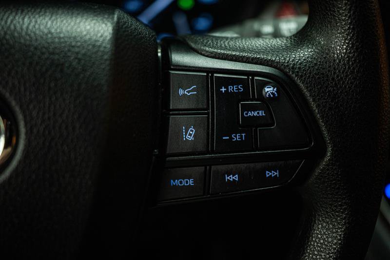 Used 2024 Toyota Sienna LE AWD/4WD image 19
