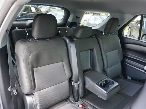 Used 2023 Ford Explorer XLT RWD image 17