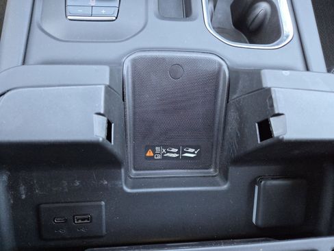 Used 2023 GMC Sierra 1500 Denali w/ Denali Reserve Package image 8