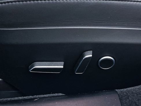 Used 2021 Tesla Model S Plaid image 20