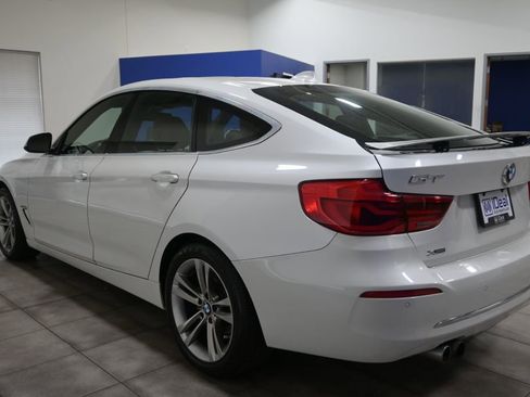 Used 2017 BMW 330i Gran Turismo xDrive image 2