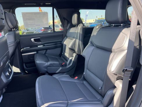 New 2026 Ford Expedition Platinum image 25