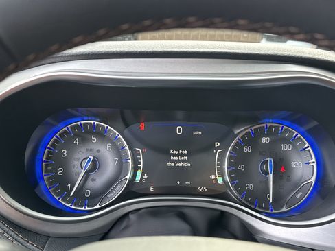 New 2026 Chrysler Pacifica Pinnacle image 32