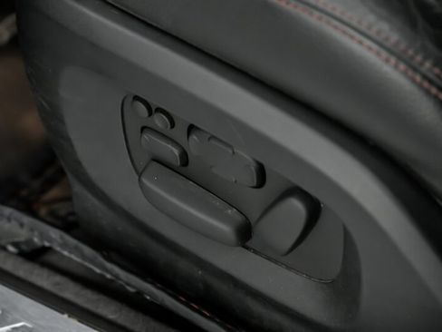 Used 2015 Jaguar XF Portfolio image 24