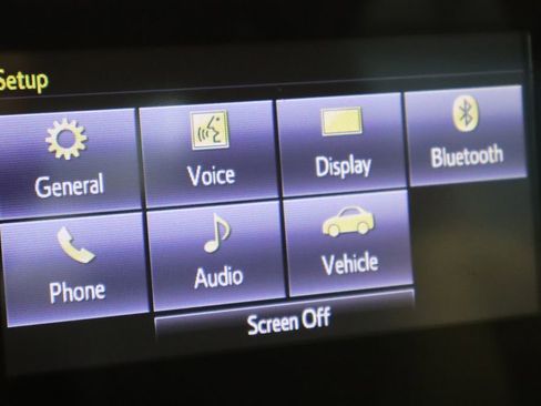 Used 2018 Toyota Corolla LE image 29