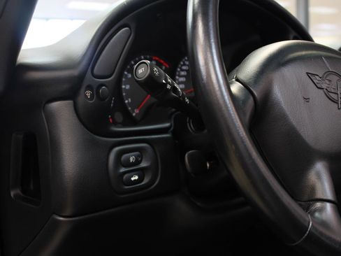 Used 2002 Chevrolet Corvette Convertible w/ Preferred Equipment Group1 image 28