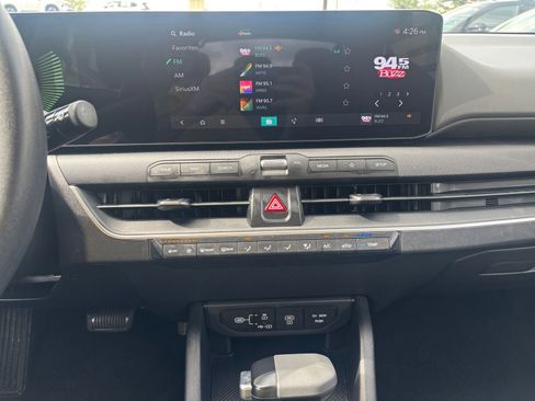 Used 2025 Kia K4 FWD image 17