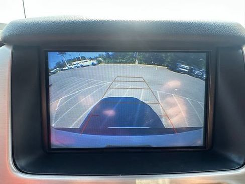 Used 2020 GMC Yukon SLT w/ Premium Edition AWD/4WD image 14